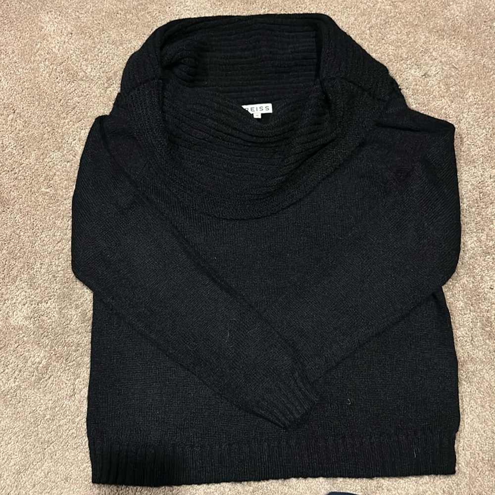 Soft and cozy Reiss cowl neck sweater. Size XS